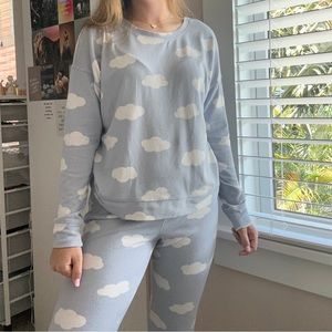 Jasmine and Ginger Cloud Print Top & Jogger Pajama Set 🩵